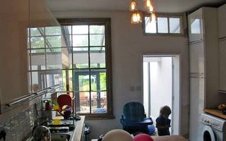 House Extension continues to flood natural liht into existing Grade II Listed House by mbo architects York